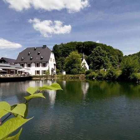 Malteser Komturei Hotel / Restaurant Bergisch Gladbach Esterno foto