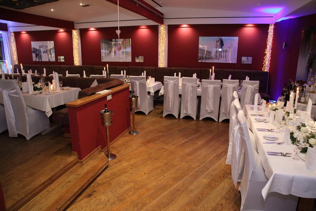 Malteser Komturei Hotel / Restaurant Bergisch Gladbach Esterno foto