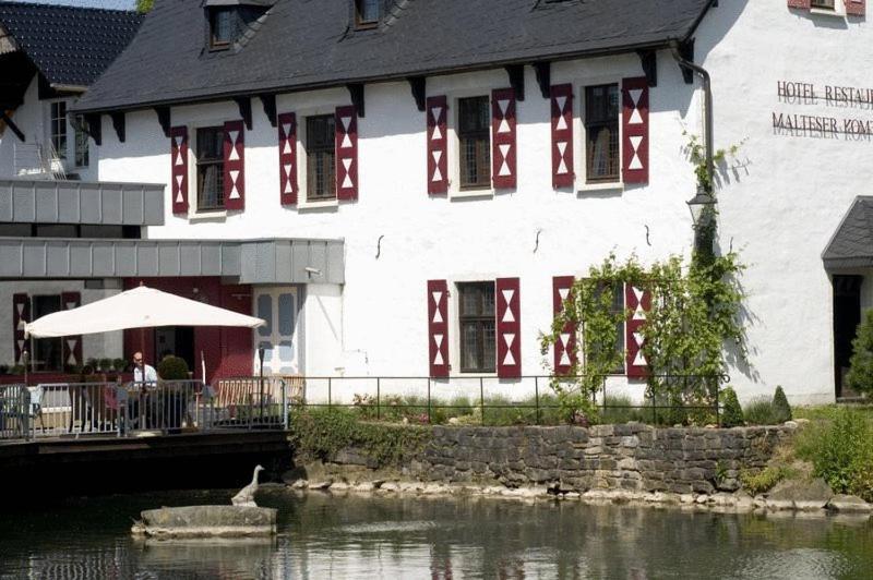Malteser Komturei Hotel / Restaurant Bergisch Gladbach Esterno foto