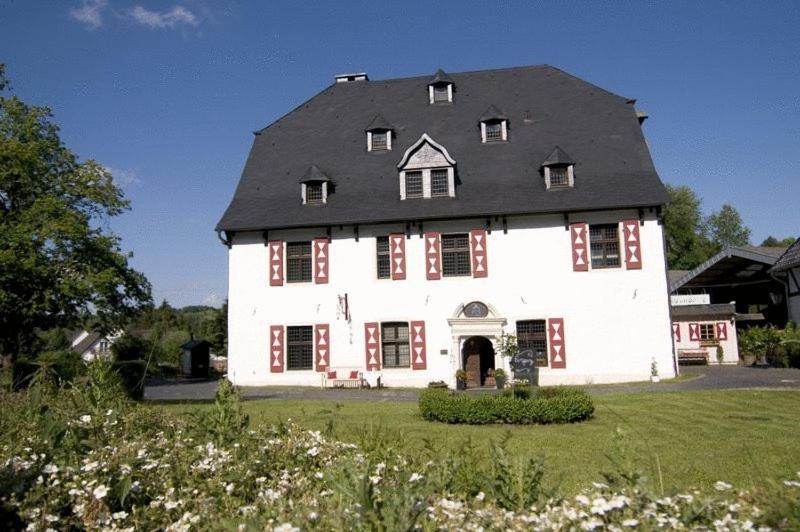 Malteser Komturei Hotel / Restaurant Bergisch Gladbach Esterno foto