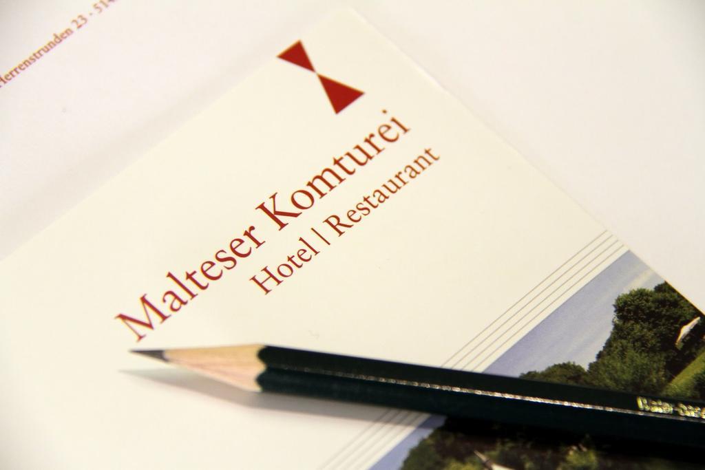 Malteser Komturei Hotel / Restaurant Bergisch Gladbach Esterno foto