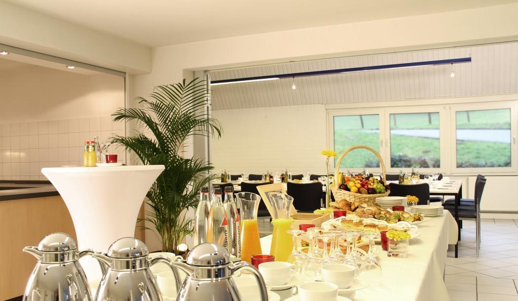 Malteser Komturei Hotel / Restaurant Bergisch Gladbach Esterno foto