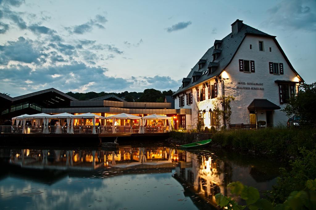 Malteser Komturei Hotel / Restaurant Bergisch Gladbach Esterno foto